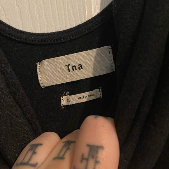 Aritzia TNA Bolzano Dress Black SZ XS EUC - Picture 3 of 3